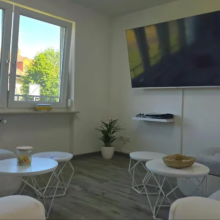 Happy Homes Fun - Up To 8 - Kueche - W-lan - Netflix - Ps5 - Badewanne * Altenstadt (Hessen)