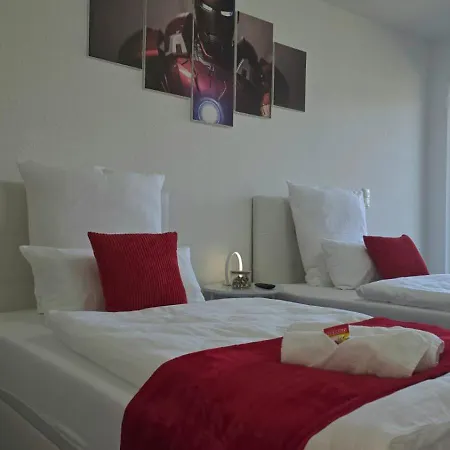 Happy Homes Fun - Dein Erlebnis-apartment Fuer Gamer, Helden & Grosse - Parkplatz - Ps5 - Wlan Appartamento Altenstadt