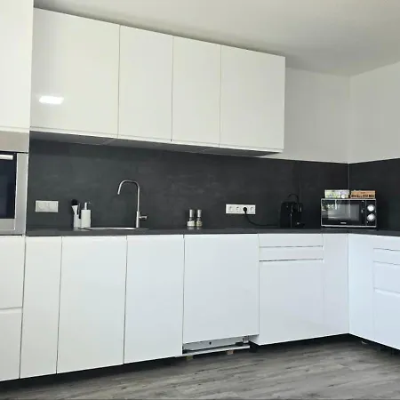 Happy Homes Fun - Up To 8 - Kueche - W-lan - Netflix - Ps5 - Badewanne Apartment